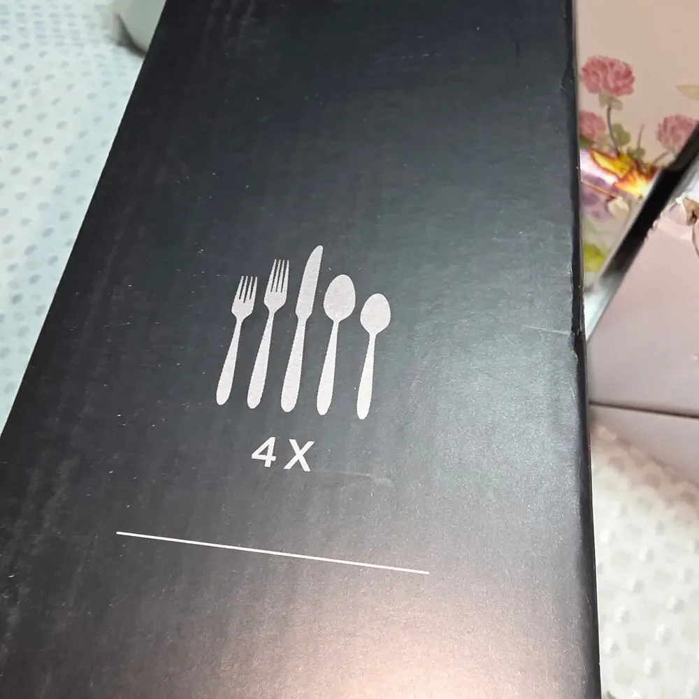ONEIDA LENOX 20 PC SERVICE FOR 4 ETTA STAINLESS FLATWARE SET